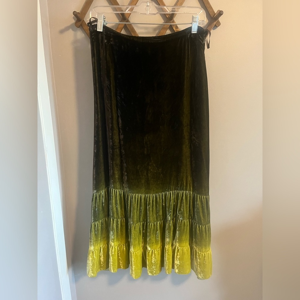 Banana republic maid skirt ombré burnt crushed velvet green with yellow size 4